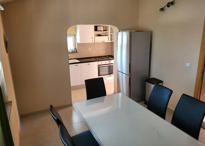 Апартаменты In With Air Conditioning, Wifi, Washing Machine, Dishwasher Врси