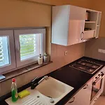 In With Air Conditioning, Wifi, Washing Machine, Dishwasher Apartament