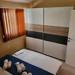 In With Air Conditioning, Wifi, Washing Machine, Dishwasher Apartament Vrsi