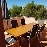 In With Air Conditioning, Wifi, Washing Machine, Dishwasher Apartament *