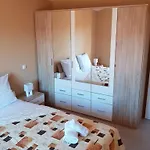 In With Air Conditioning, Wifi, Washing Machine, Dishwasher *