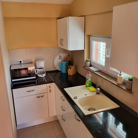 In With Air Conditioning, Wifi, Washing Machine, Dishwasher *