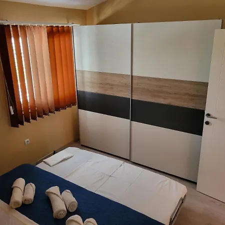 In With Air Conditioning, Wifi, Washing Machine, Dishwasher Apartment Vrsi