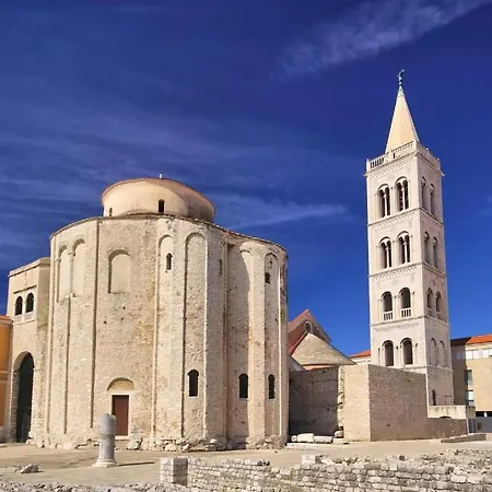 In With Air Conditioning, Wifi, Washing Machine, Dishwasher *