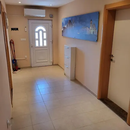 In With Air Conditioning, Wifi, Washing Machine, Dishwasher Apartamento