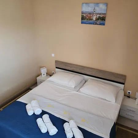 Apartment In With Air Conditioning, Wifi, Washing Machine, Dishwasher *