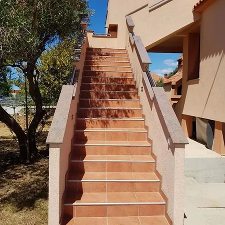 In With Air Conditioning, Wifi, Washing Machine, Dishwasher