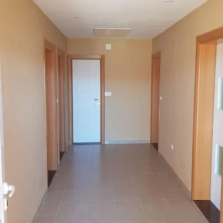 In With Air Conditioning, Wifi, Washing Machine, Dishwasher