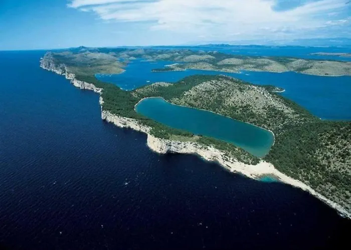 In With Air Conditioning, Wifi, Washing Machine, Dishwasher *