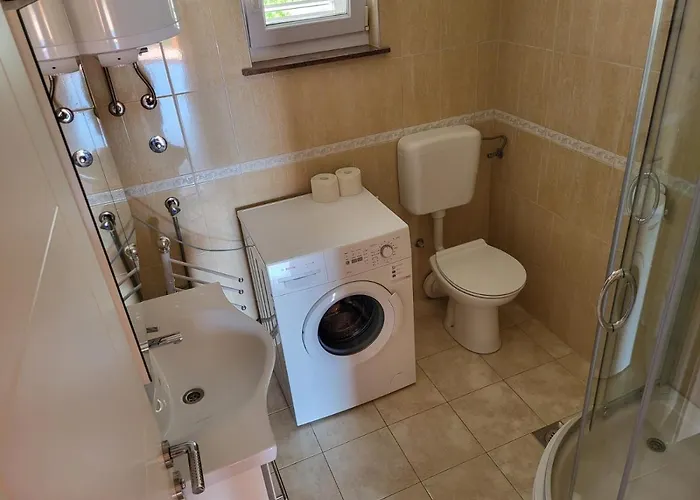 Lägenhet In With Air Conditioning, Wifi, Washing Machine, Dishwasher