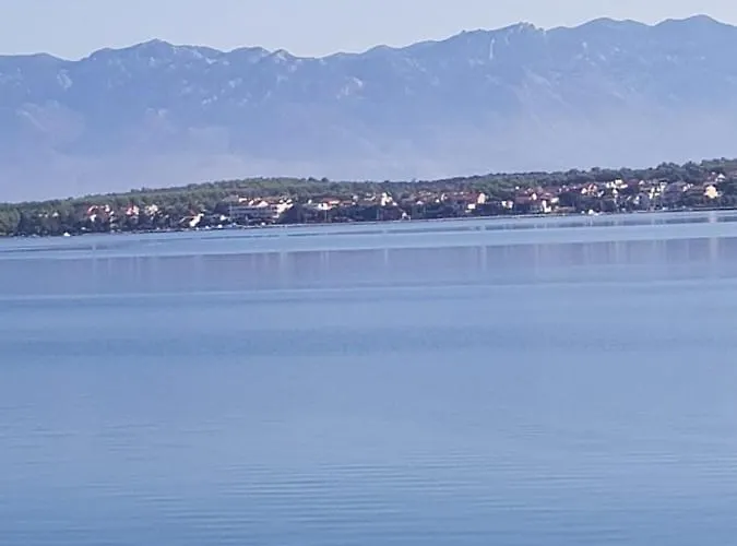 In With Air Conditioning, Wifi, Washing Machine, Dishwasher Lägenhet Vrsi