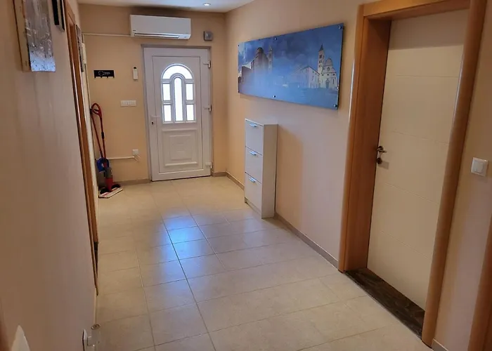 In With Air Conditioning, Wifi, Washing Machine, Dishwasher Lägenhet