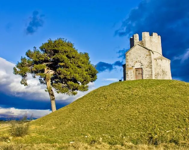 Lägenhet In With Air Conditioning, Wifi, Washing Machine, Dishwasher Vrsi