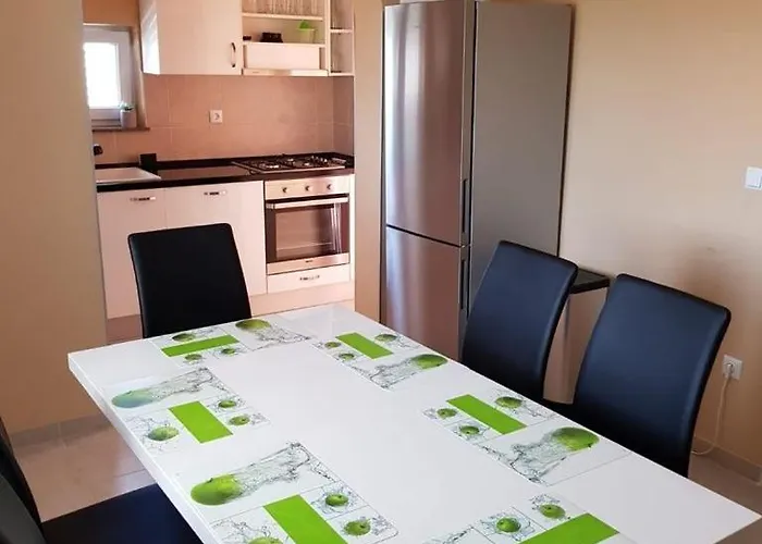 In With Air Conditioning, Wifi, Washing Machine, Dishwasher Apartamento