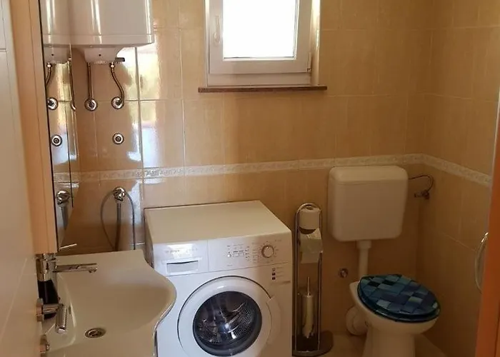 In With Air Conditioning, Wifi, Washing Machine, Dishwasher Vrsi