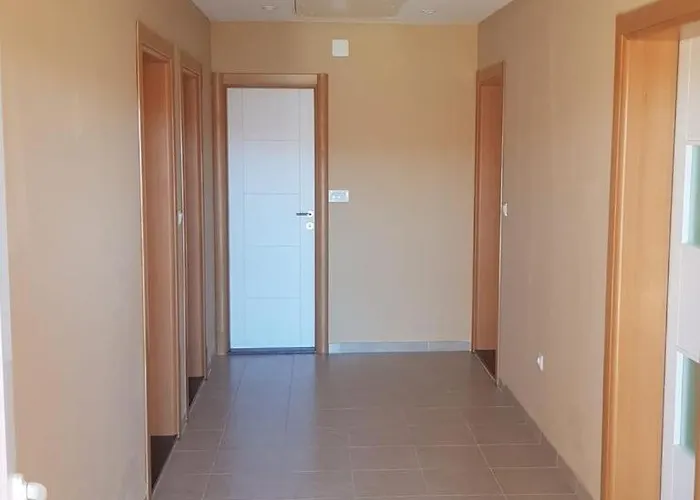 In With Air Conditioning, Wifi, Washing Machine, Dishwasher